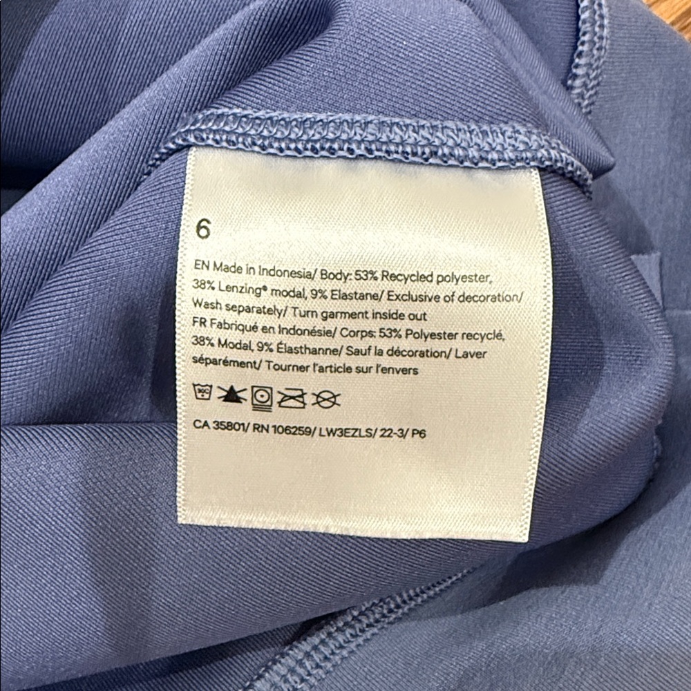 Lululemon Softstreme Perfectly Oversized Cropped Crew - Picture 2 of 4